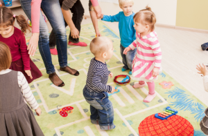 NappyDancers im ZiM Poing - Kursinhalte - Foto tanzende Kinder